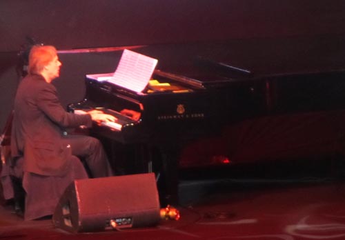 Người hâm mộ mãn nguyện với đêm diễn của Richard Clayderman